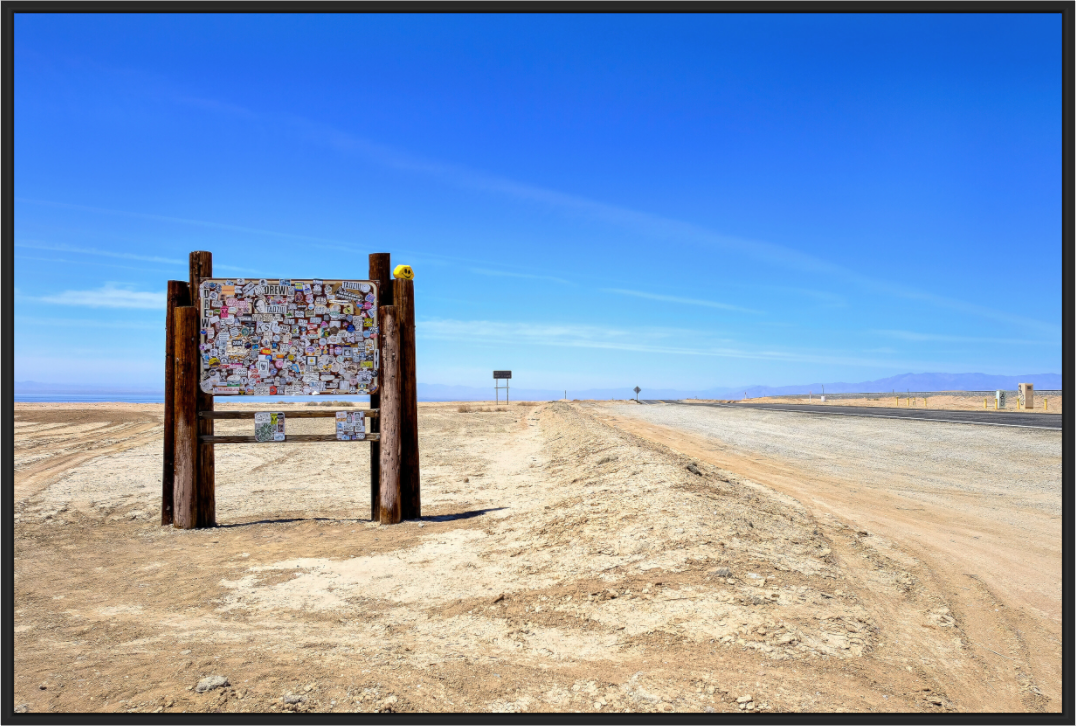 Main image Crowded sign